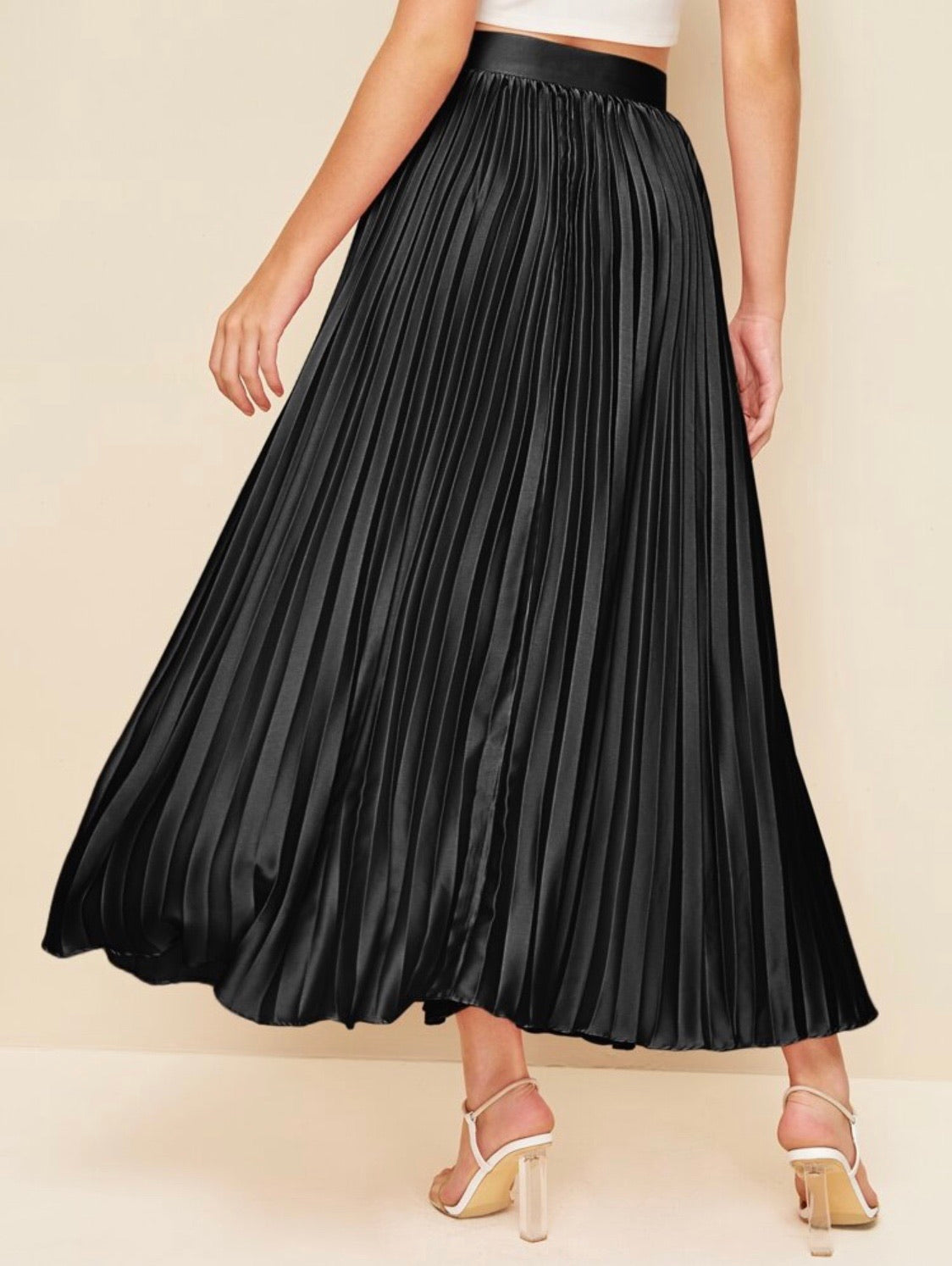 Black pleated skirt