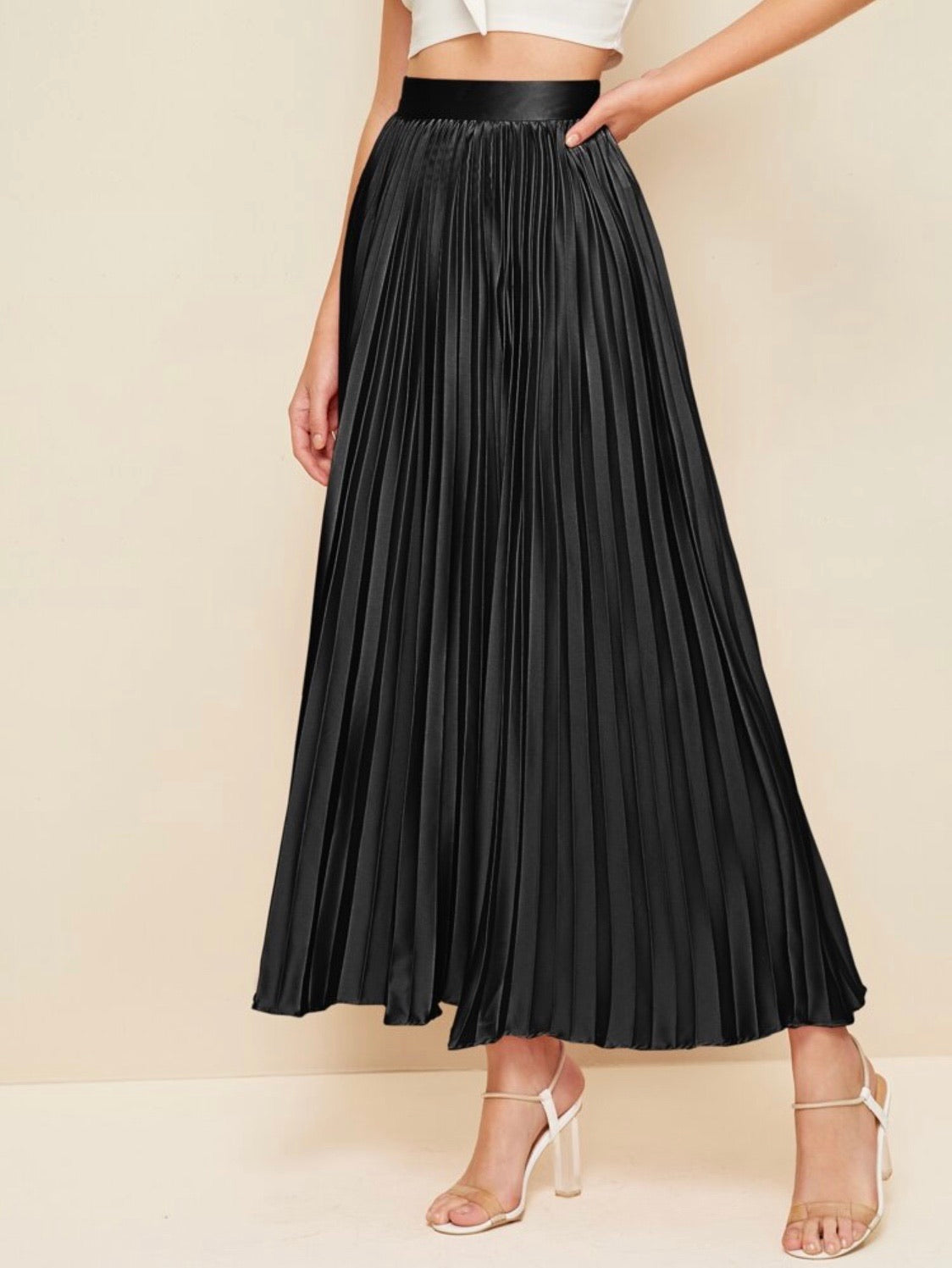 Black pleated skirt